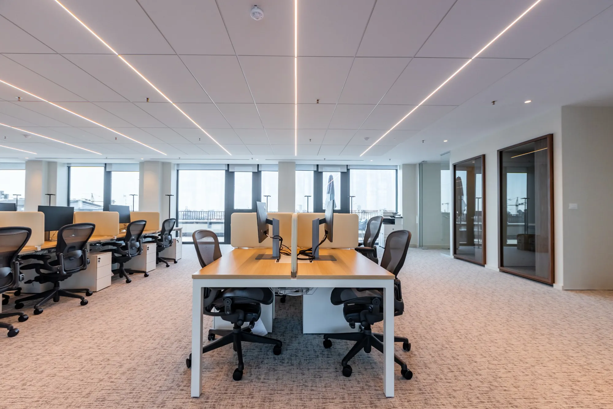 office-fit-out-hq-the-palace-company-milano-open-space