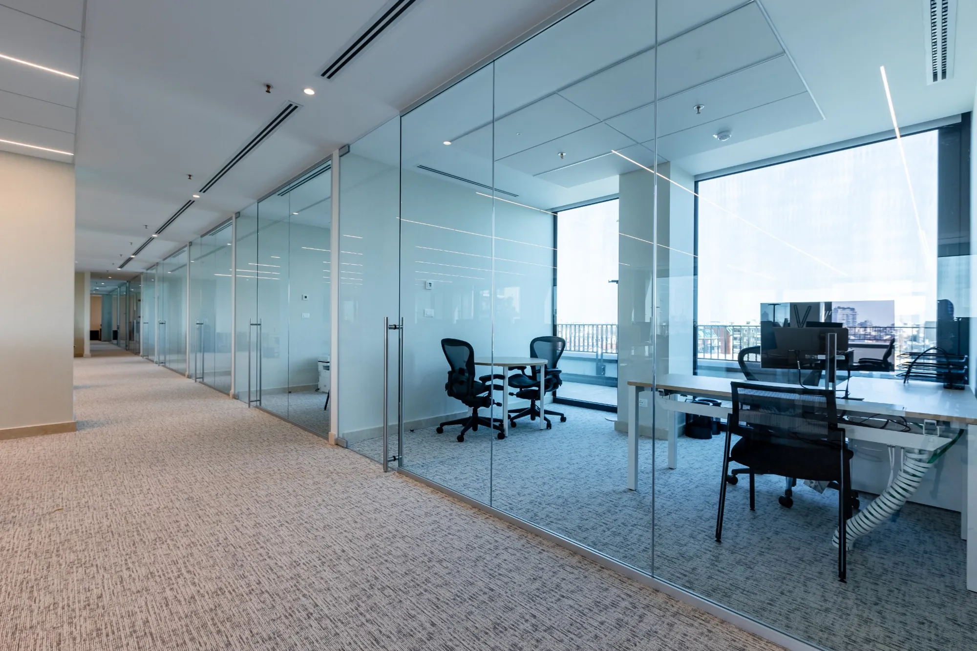office-fit-out-milano-the-palace-company-pareti-vetrate