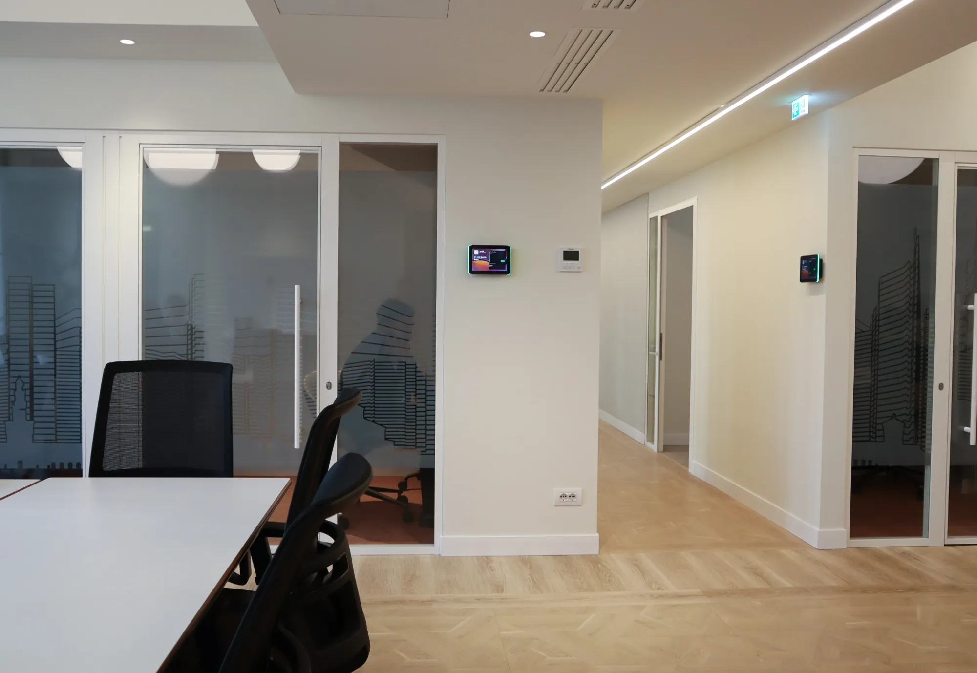 office-fit-out-efeso-consulting-milano-corridoio-uffici